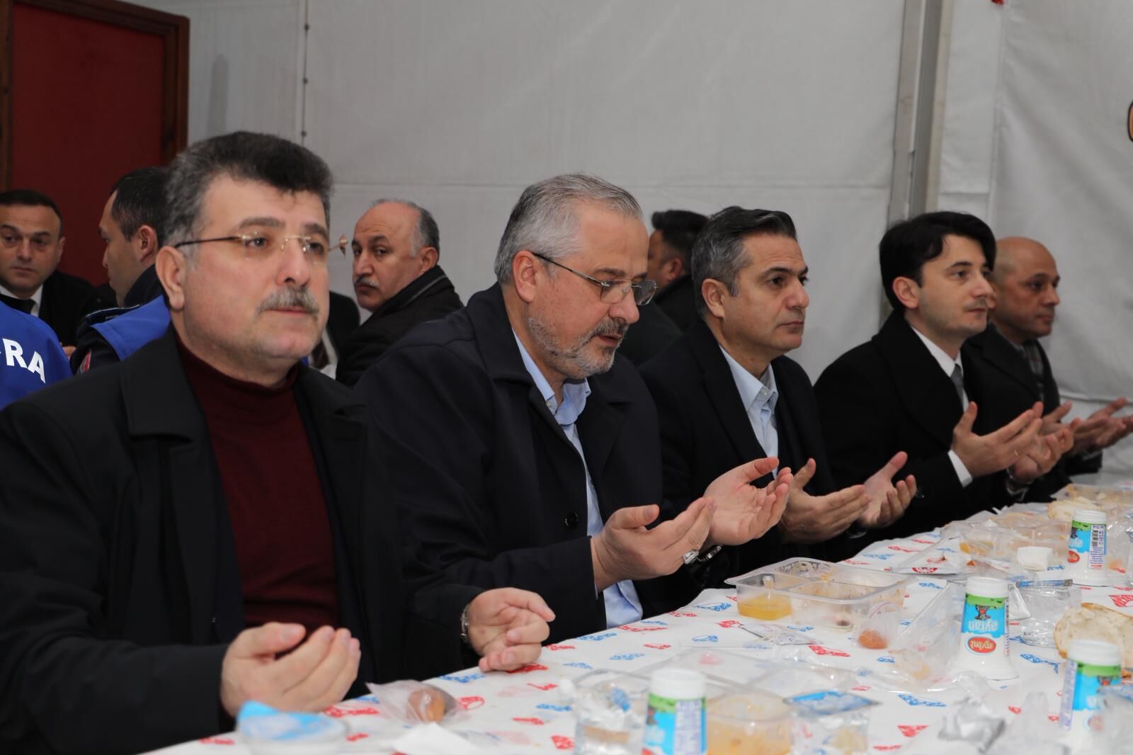 Kaymakam Altınpınar Ve Başkan Kılıç, İftar Çadırında Vatandaşlarla Buluştu