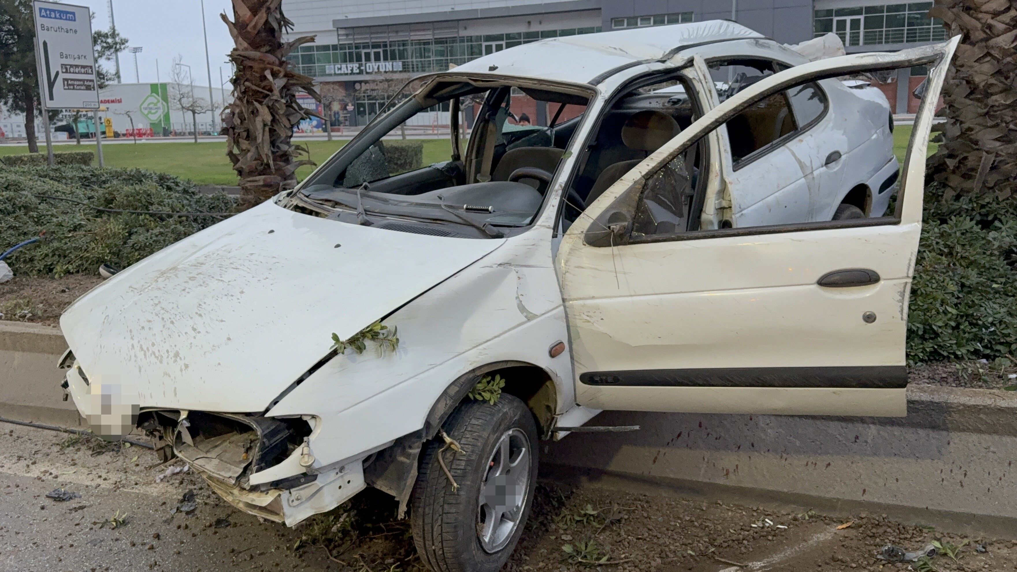 Alkolden Işlem Yapılan Sürücü Yeniden Direksiyona Geçip Kaza Yaptı 4 Yaralı (2)