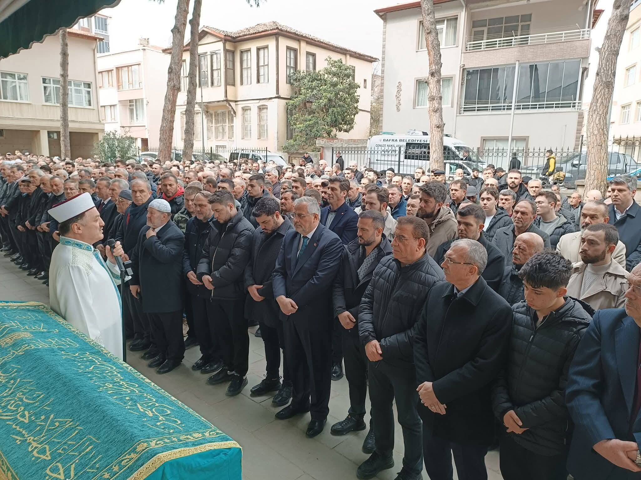 Bafra’da Dursun Hatun Bilgen Son Yolculuğuna Uğurlandı (1)