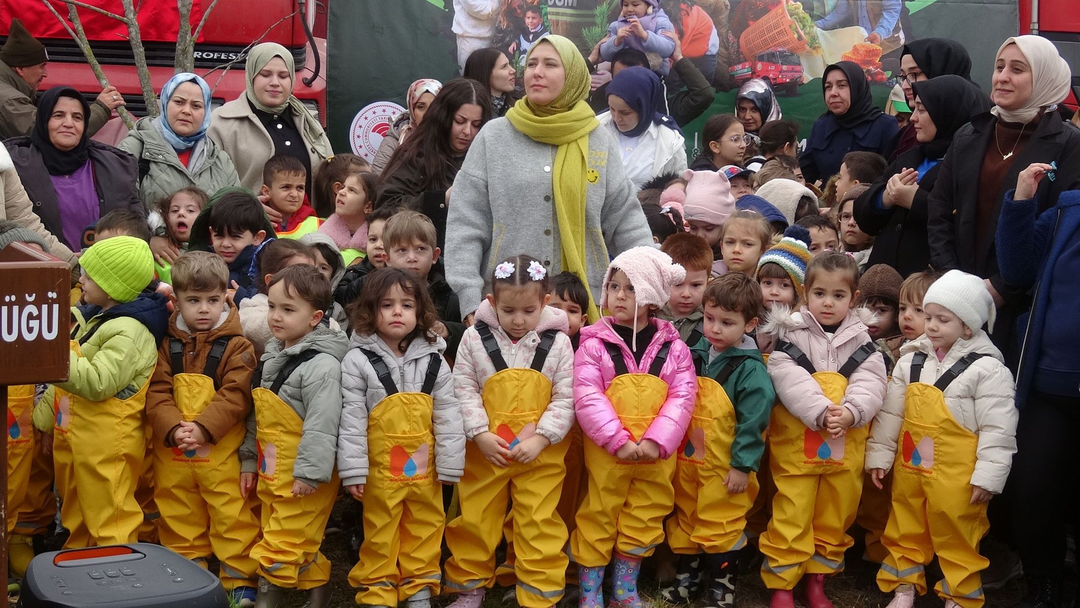 Bafra'da Minik Eller 3 Bin Fidanı Toprakla Buluşturdu (2)