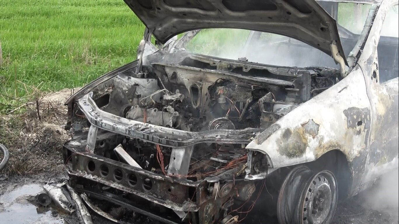 Bafra’da Otomobil Alevlere Teslim Oldu (1)