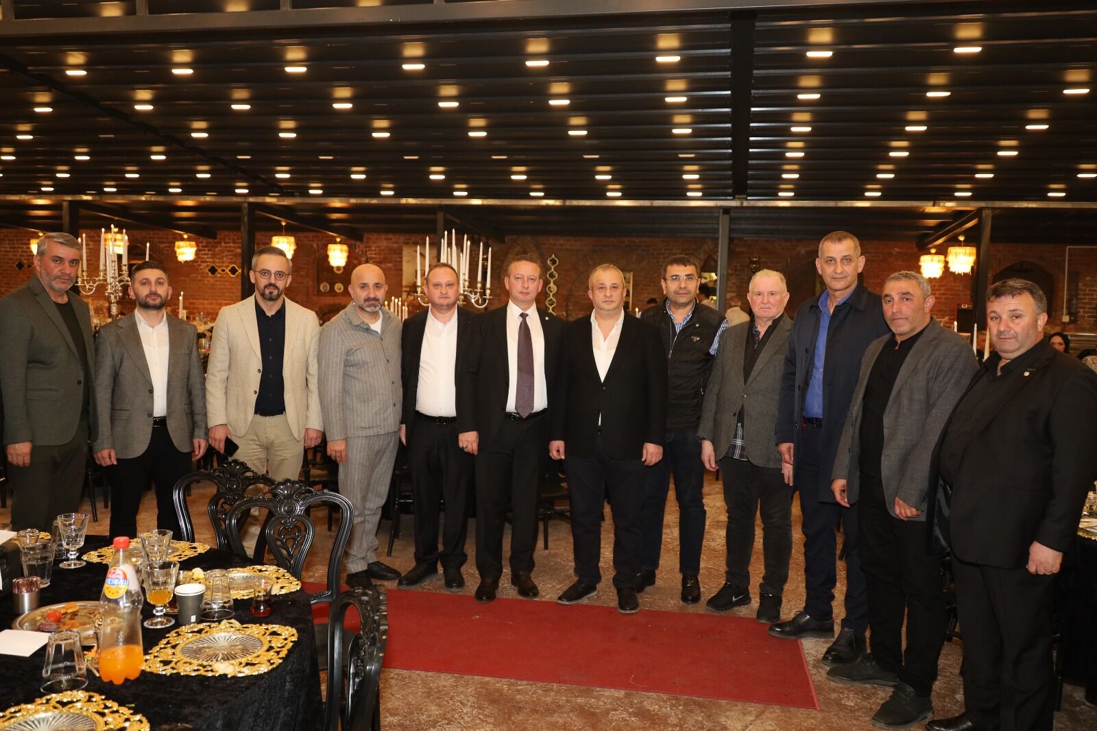 Bafra’da Yılmaz Zahirecilik Şirketler Grubu Soframız Bir, Gönüller Bir İftar Yemeği Düzenledi (32)