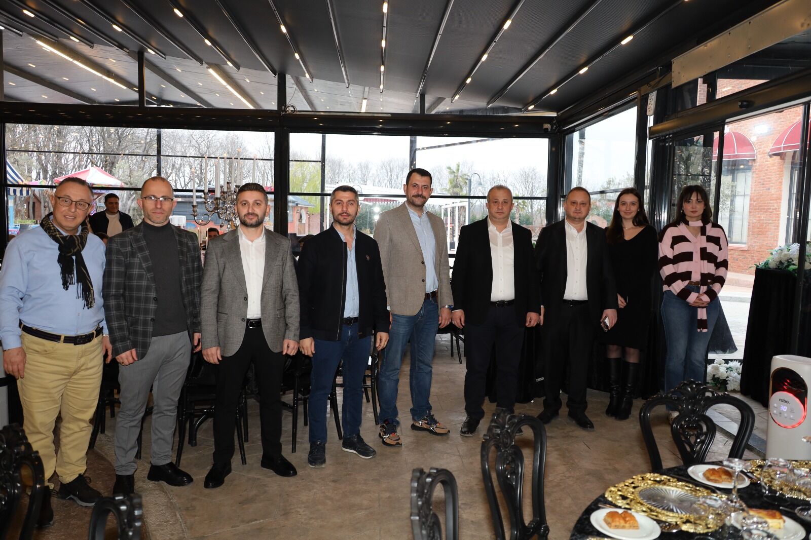 Bafra’da Yılmaz Zahirecilik Şirketler Grubu Soframız Bir, Gönüller Bir İftar Yemeği Düzenledi (4)