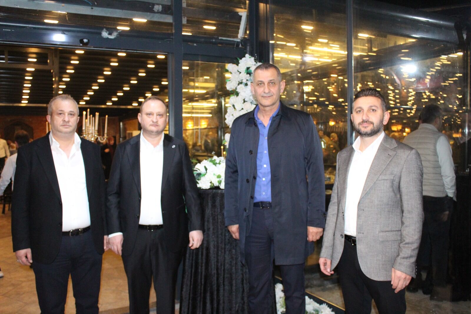 Bafra’da Yılmaz Zahirecilik Şirketler Grubu Soframız Bir, Gönüller Bir İftar Yemeği Düzenledi (6)