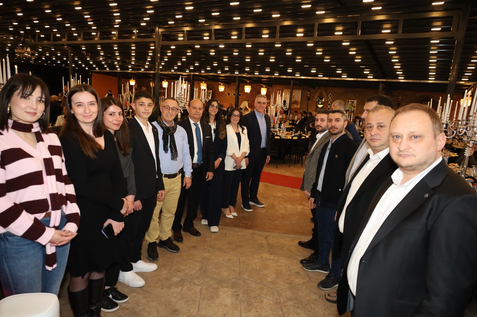 Bafra’da Yılmaz Zahirecilik Şirketler Grubu Soframız Bir, Gönüller Bir İftar Yemeği Düzenledi (8)