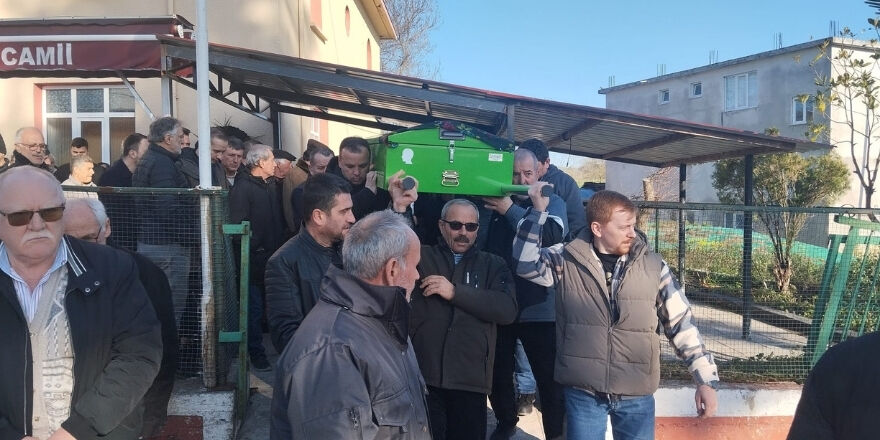 Emine Özata Bafra’da Dualarla Son Yolculuğuna Uğurlandı (2)
