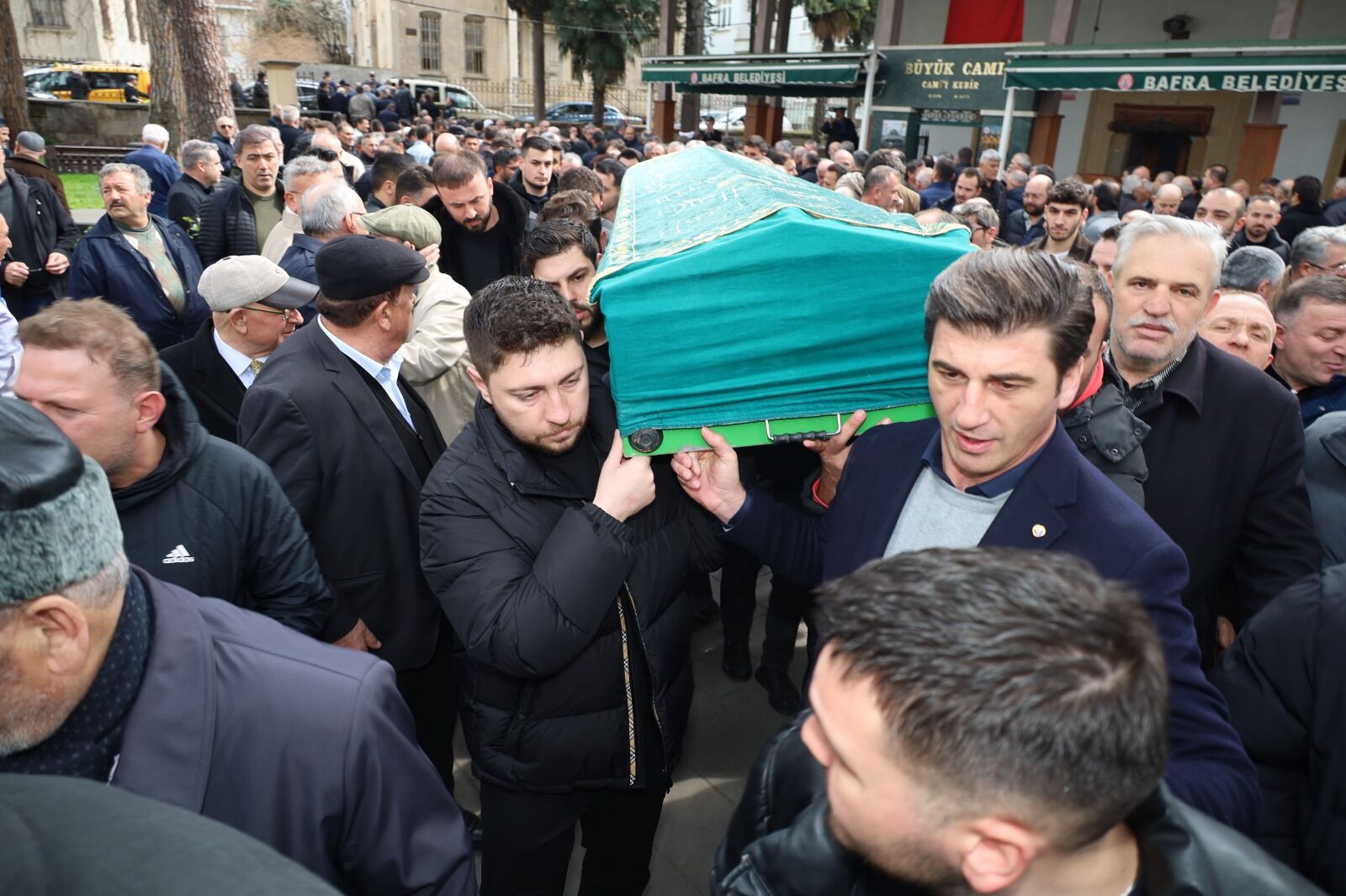Hacı Dursun Hatun Bilgen Dualarla Son Yolculuğuna Uğurlandı (12)
