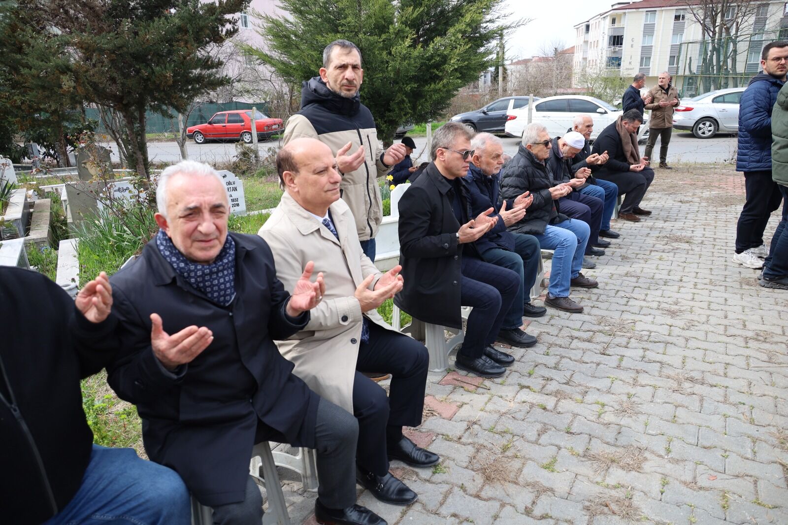Hacı Dursun Hatun Bilgen Dualarla Son Yolculuğuna Uğurlandı (13)