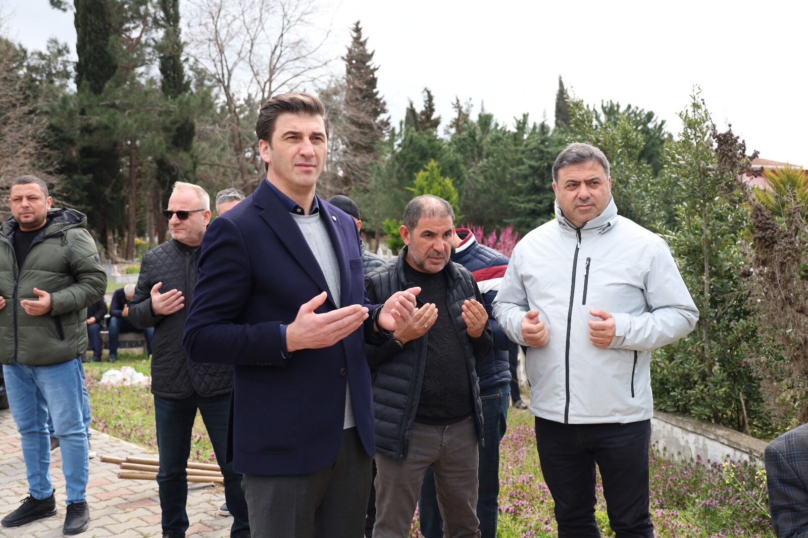 Hacı Dursun Hatun Bilgen Dualarla Son Yolculuğuna Uğurlandı (14)