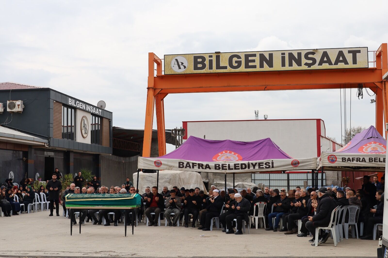 Hacı Dursun Hatun Bilgen Dualarla Son Yolculuğuna Uğurlandı (3)