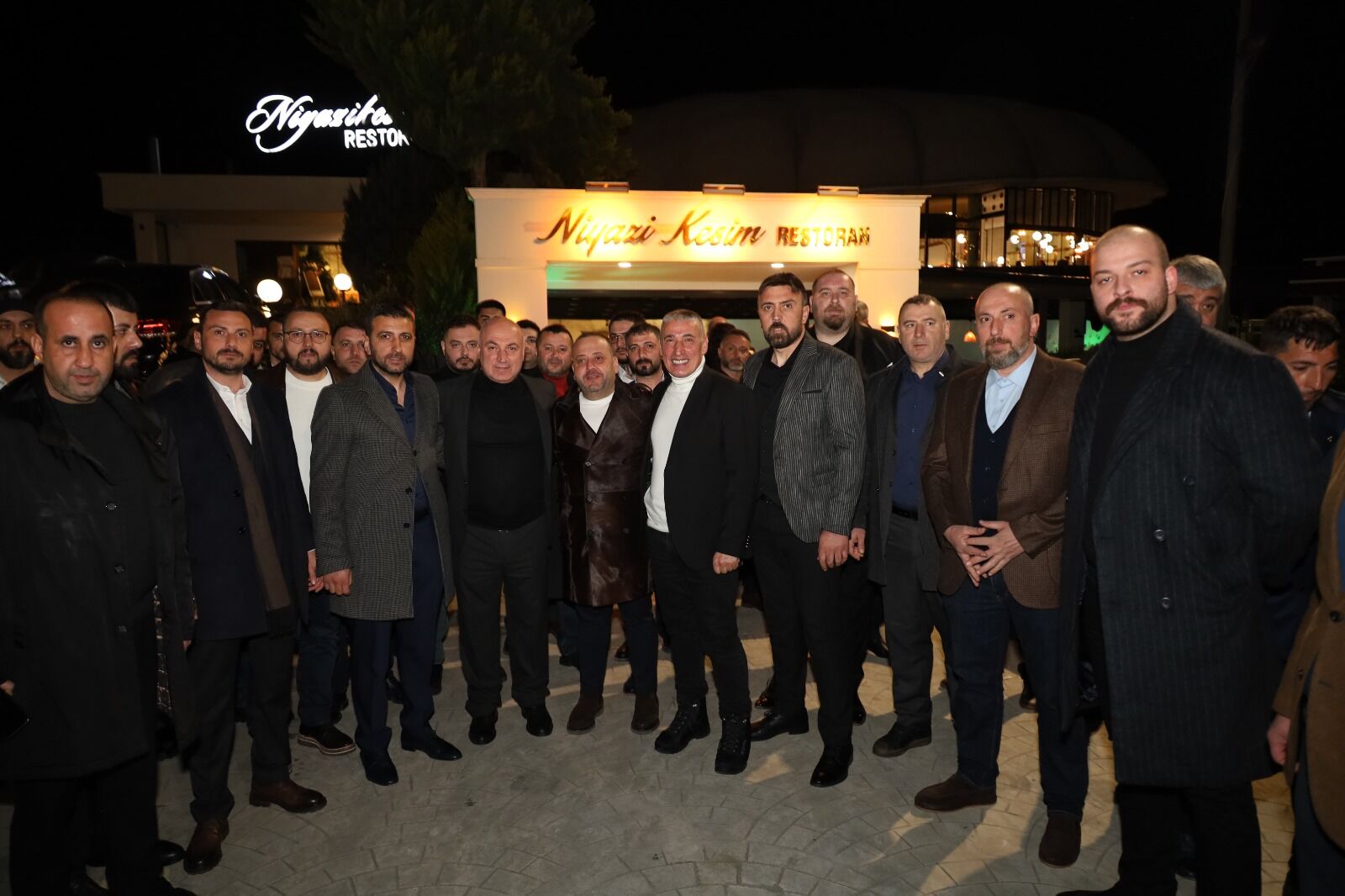 İş İnsanı Eyüp Atmaca’dan Geleneksel İftar Yemeği (13)
