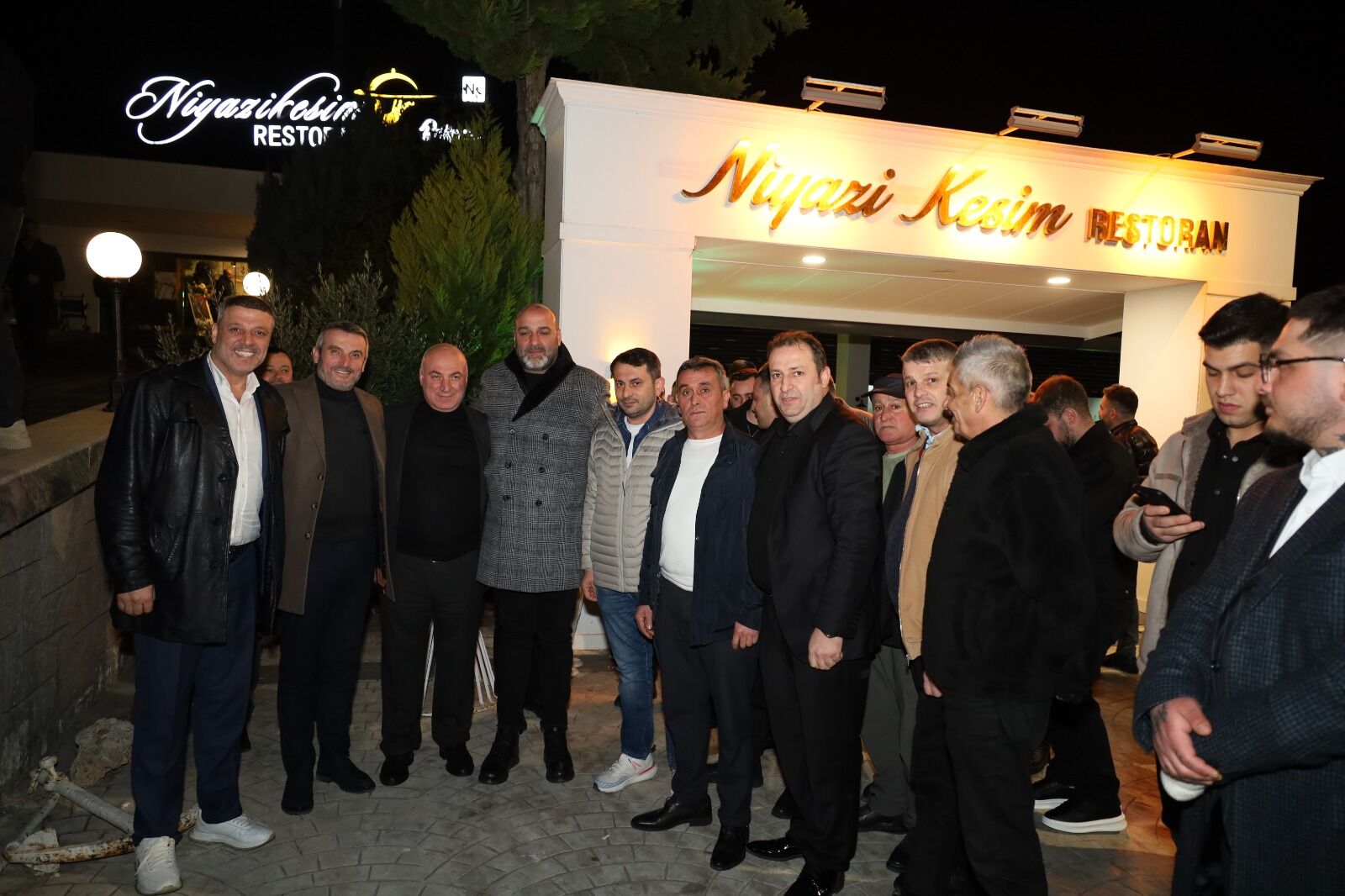 İş İnsanı Eyüp Atmaca’dan Geleneksel İftar Yemeği (16)