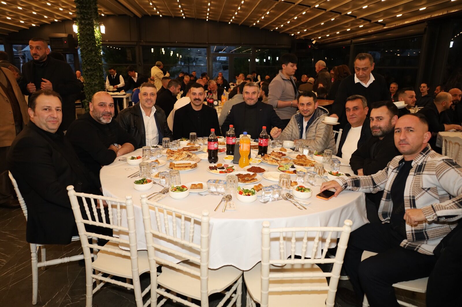 İş İnsanı Eyüp Atmaca’dan Geleneksel İftar Yemeği (2)