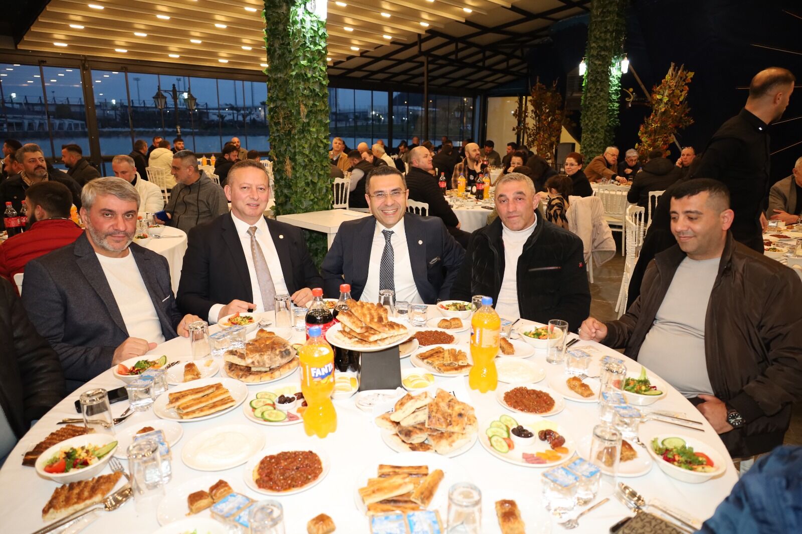 İş İnsanı Eyüp Atmaca’dan Geleneksel İftar Yemeği (5)