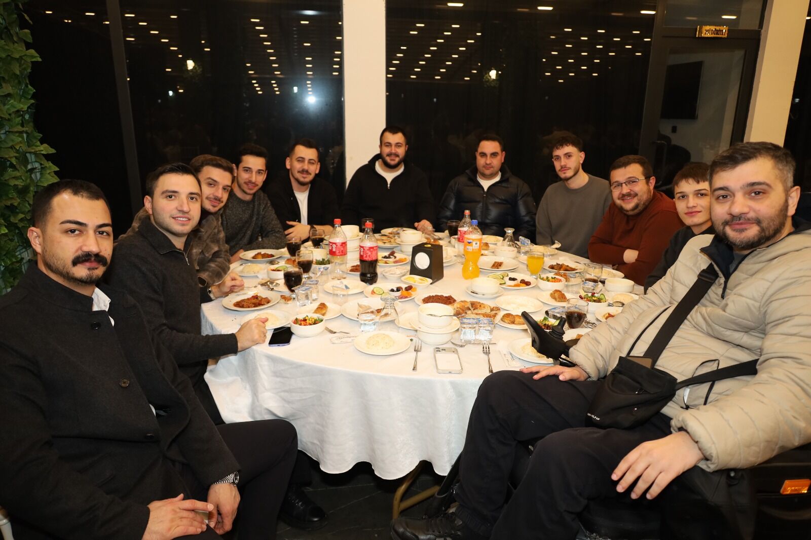 İş İnsanı Eyüp Atmaca’dan Geleneksel İftar Yemeği (9)