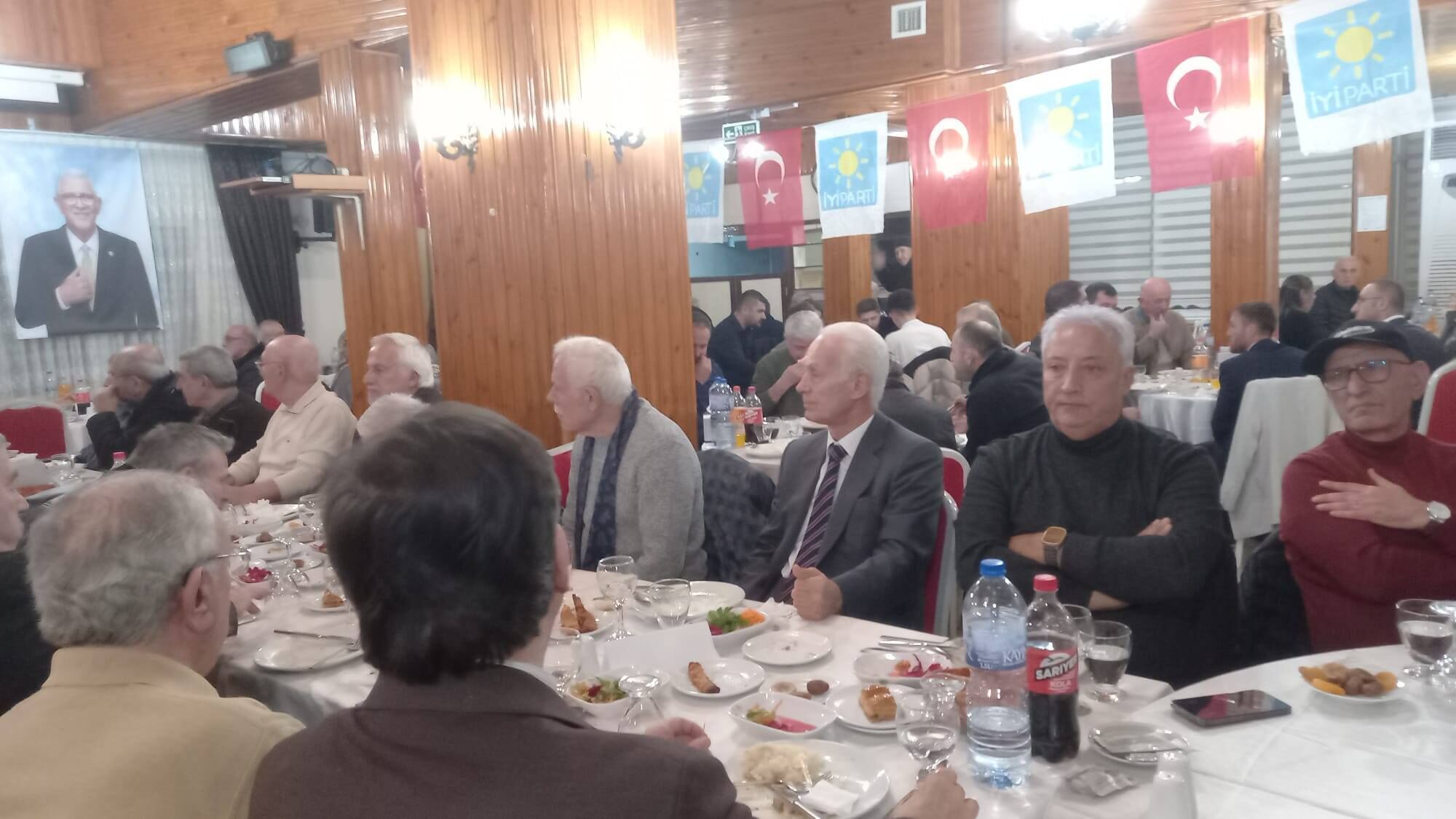 İyi̇ Parti̇ Bafra İlçe Teşki̇lati İyi̇li̇k Sofrasinda Bi̇r Araya Geldi̇ (13)
