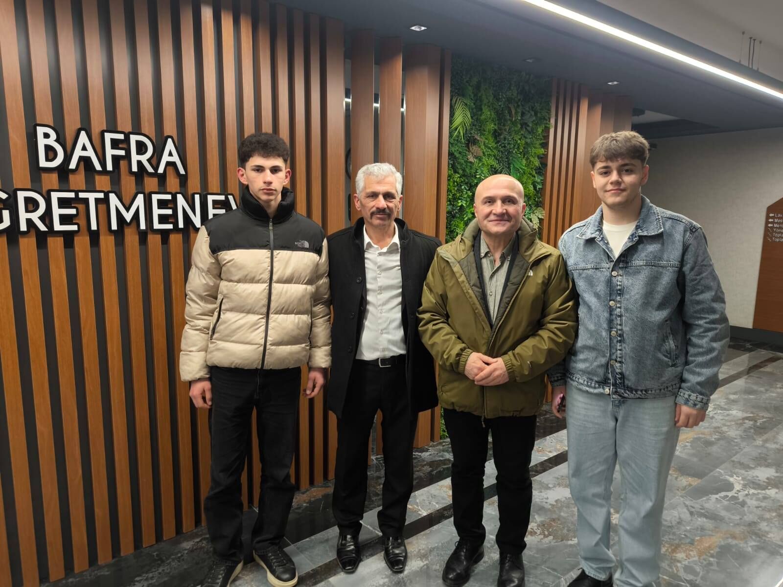 İyi̇ Parti̇ Bafra İlçe Teşki̇lati İyi̇li̇k Sofrasinda Bi̇r Araya Geldi̇ (2)