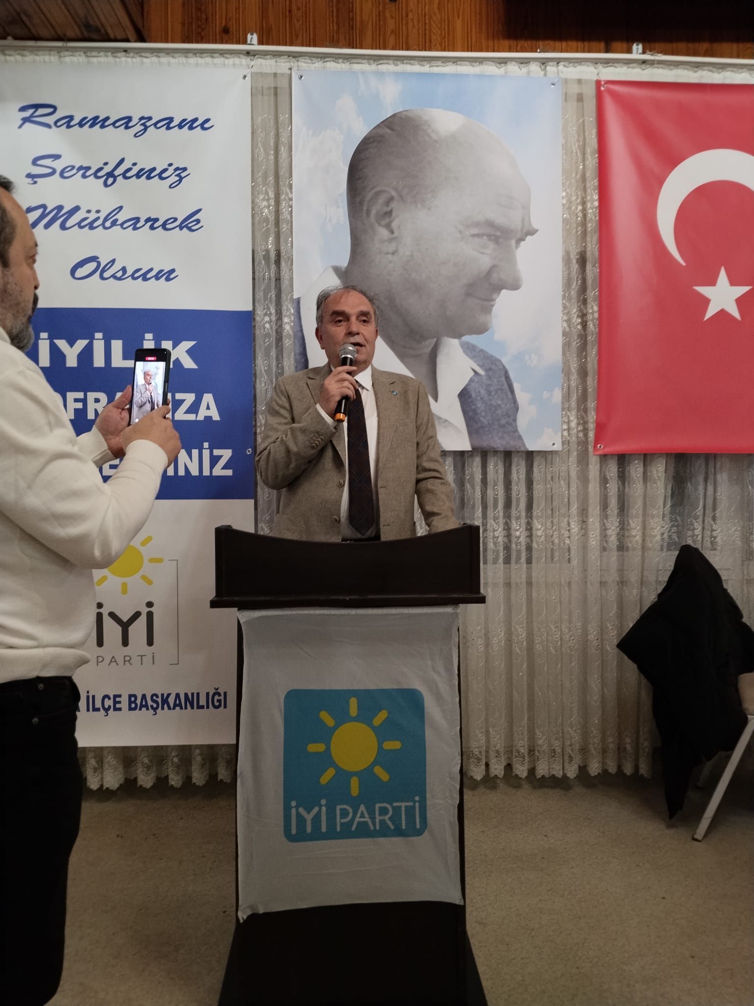 İyi̇ Parti̇ Bafra İlçe Teşki̇lati İyi̇li̇k Sofrasinda Bi̇r Araya Geldi̇ (6)