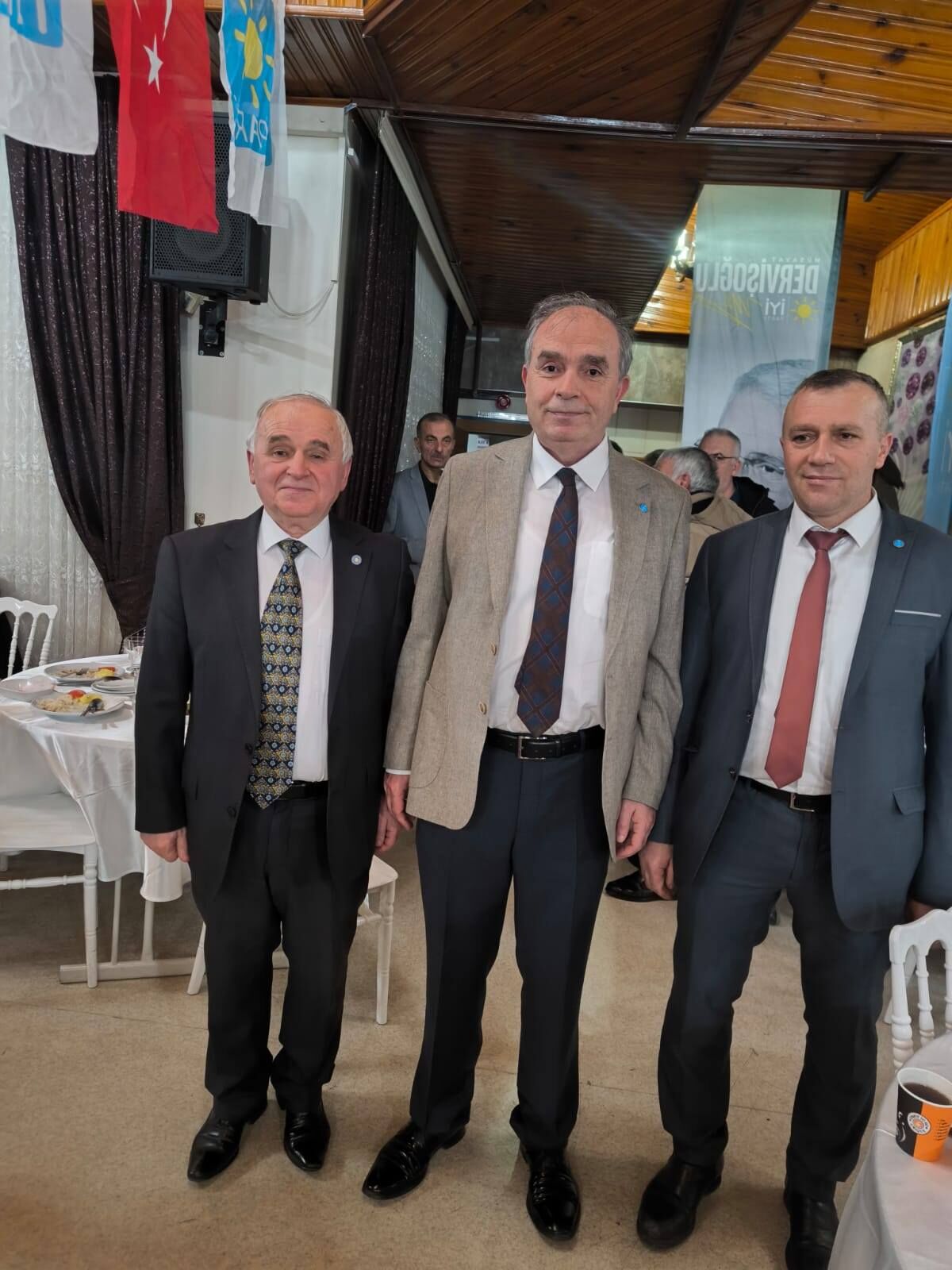 İyi̇ Parti̇ Bafra İlçe Teşki̇lati İyi̇li̇k Sofrasinda Bi̇r Araya Geldi̇ (9)