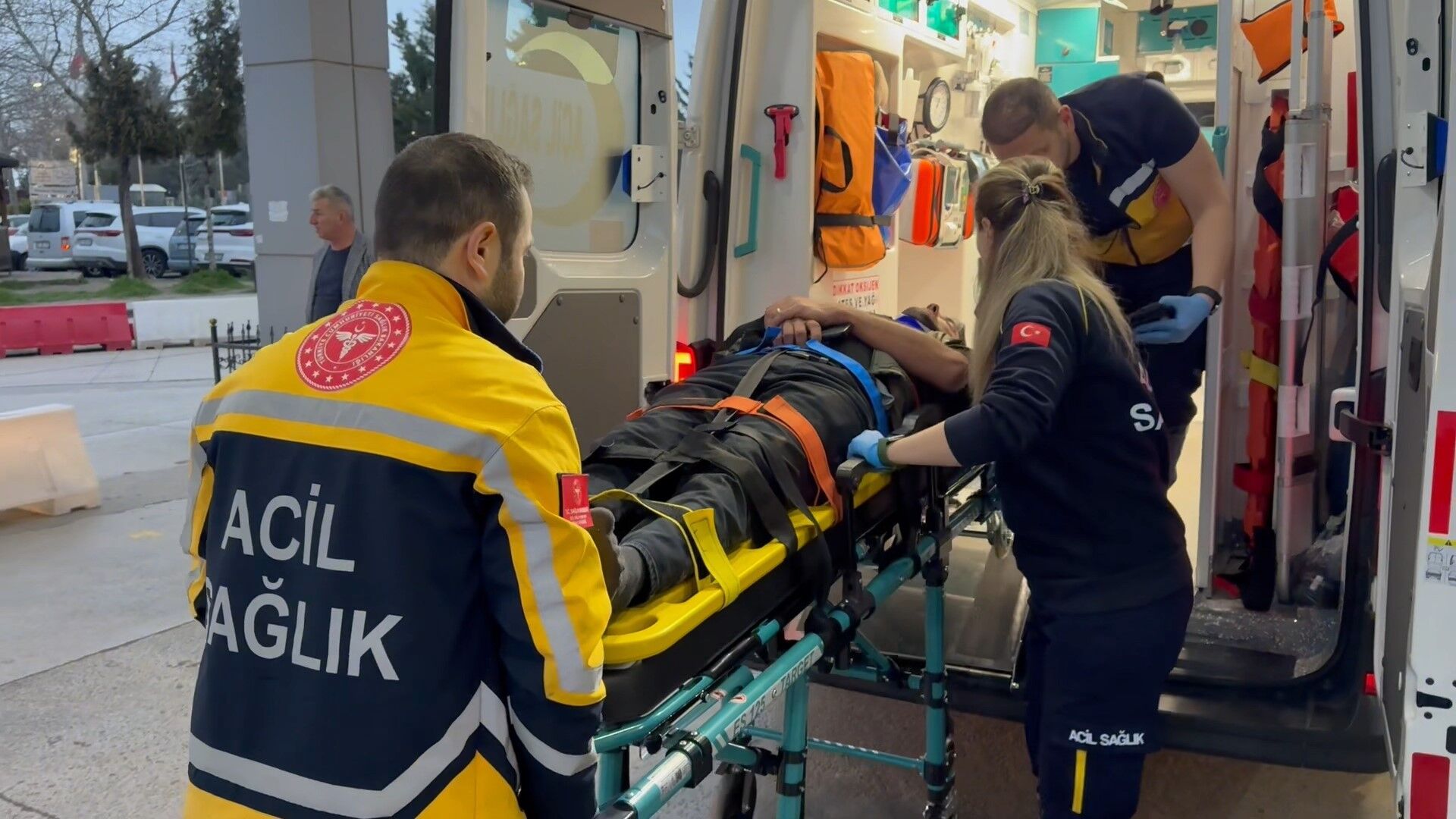 Samsun’da Tır Devrildi,1 Yaralı1