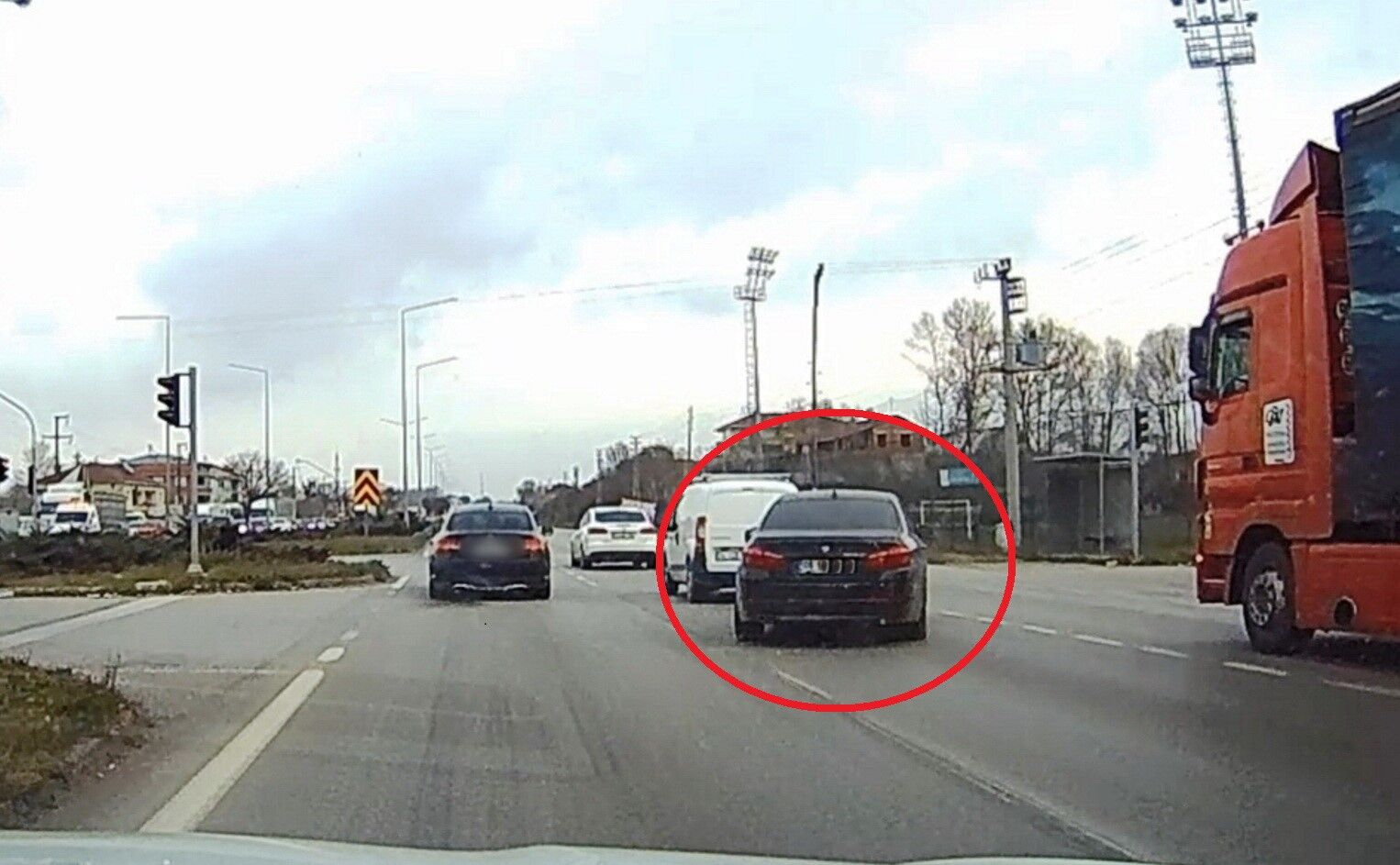 Vurdumduymaz Sürücüler Trafiği Tehlikeye Düşürdü (2)