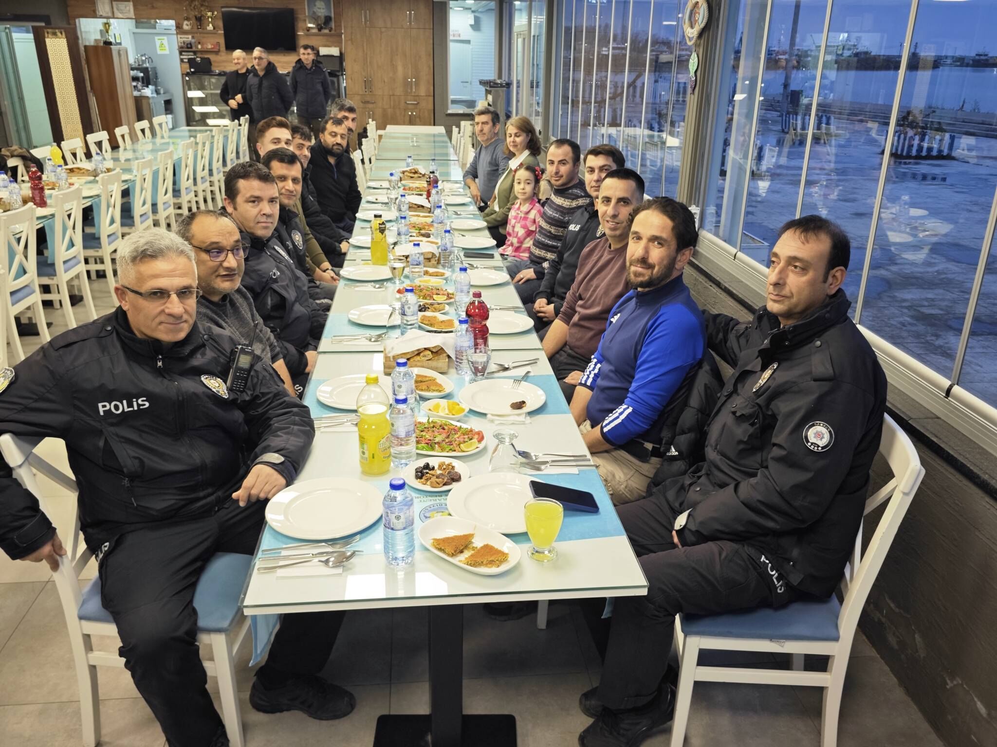 Yakakent’te Anlamlı İftar Kolluk Kuvvetleriyle Aynı Sofrada Buluşma (1)