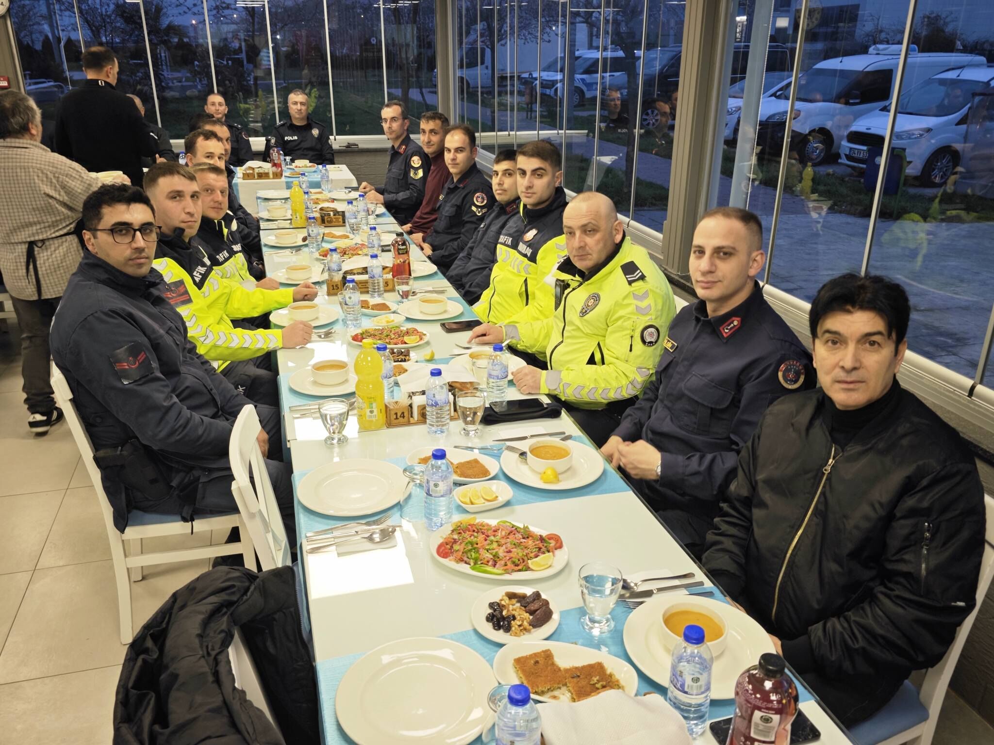 Yakakent’te Anlamlı İftar Kolluk Kuvvetleriyle Aynı Sofrada Buluşma (3)