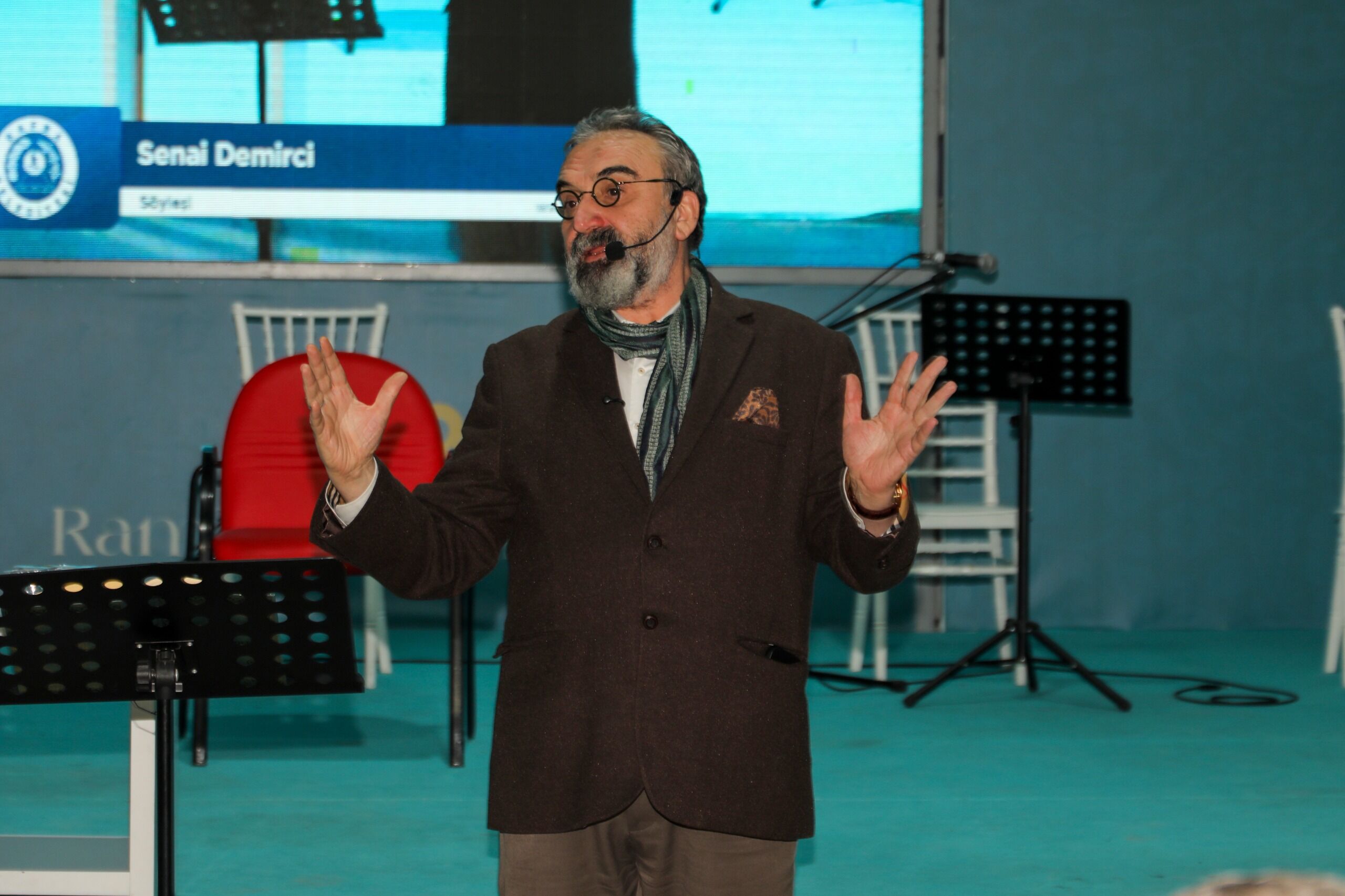 Yazar Senai̇ Demi̇rci̇, Bafra’da Gönüllere Hi̇tap Etti̇ (5)