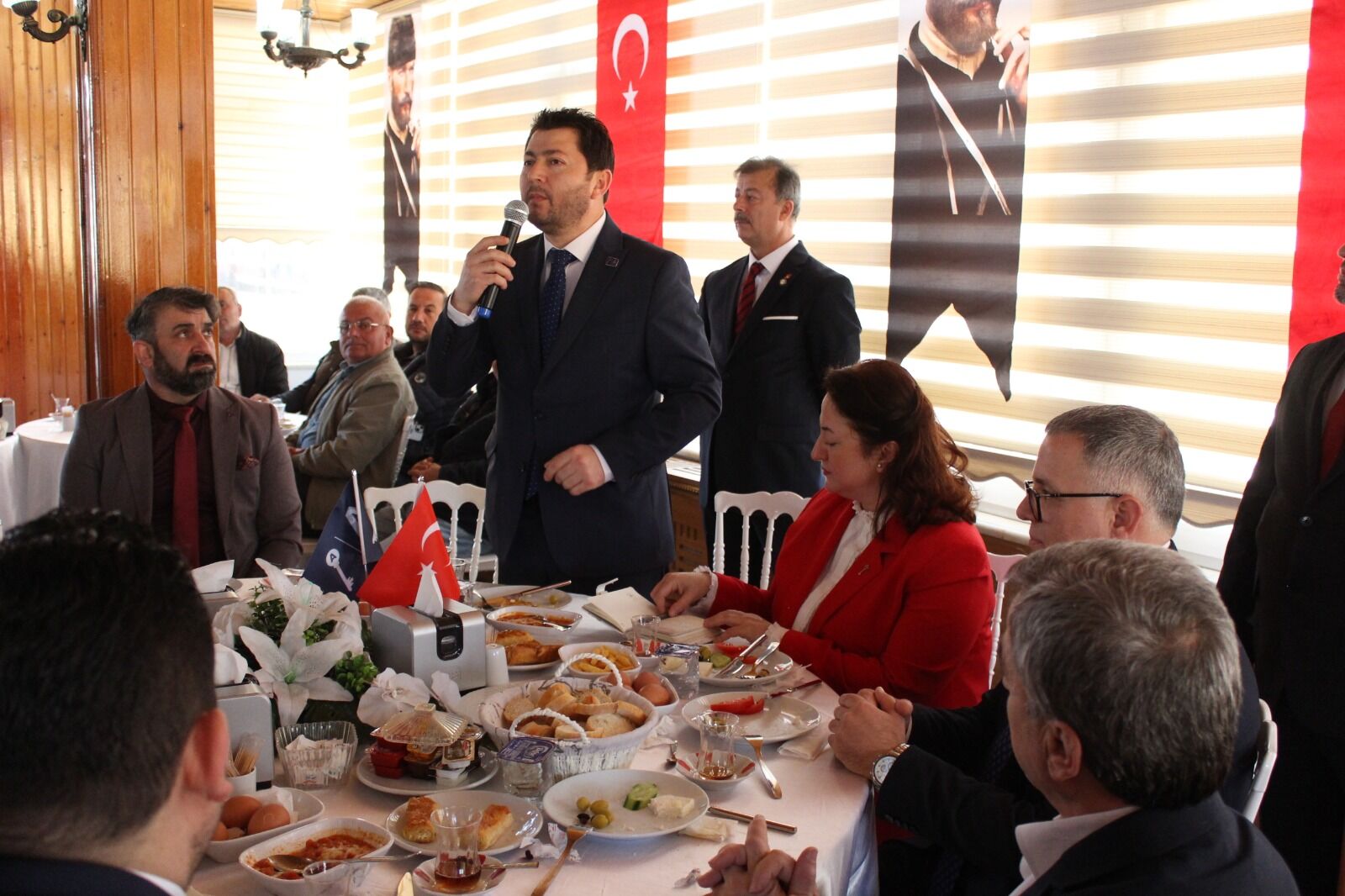 Anahtar Parti Bafra İlçe Teşkilatı Muhtarlar Ve Basın Ile Buluştu (27)