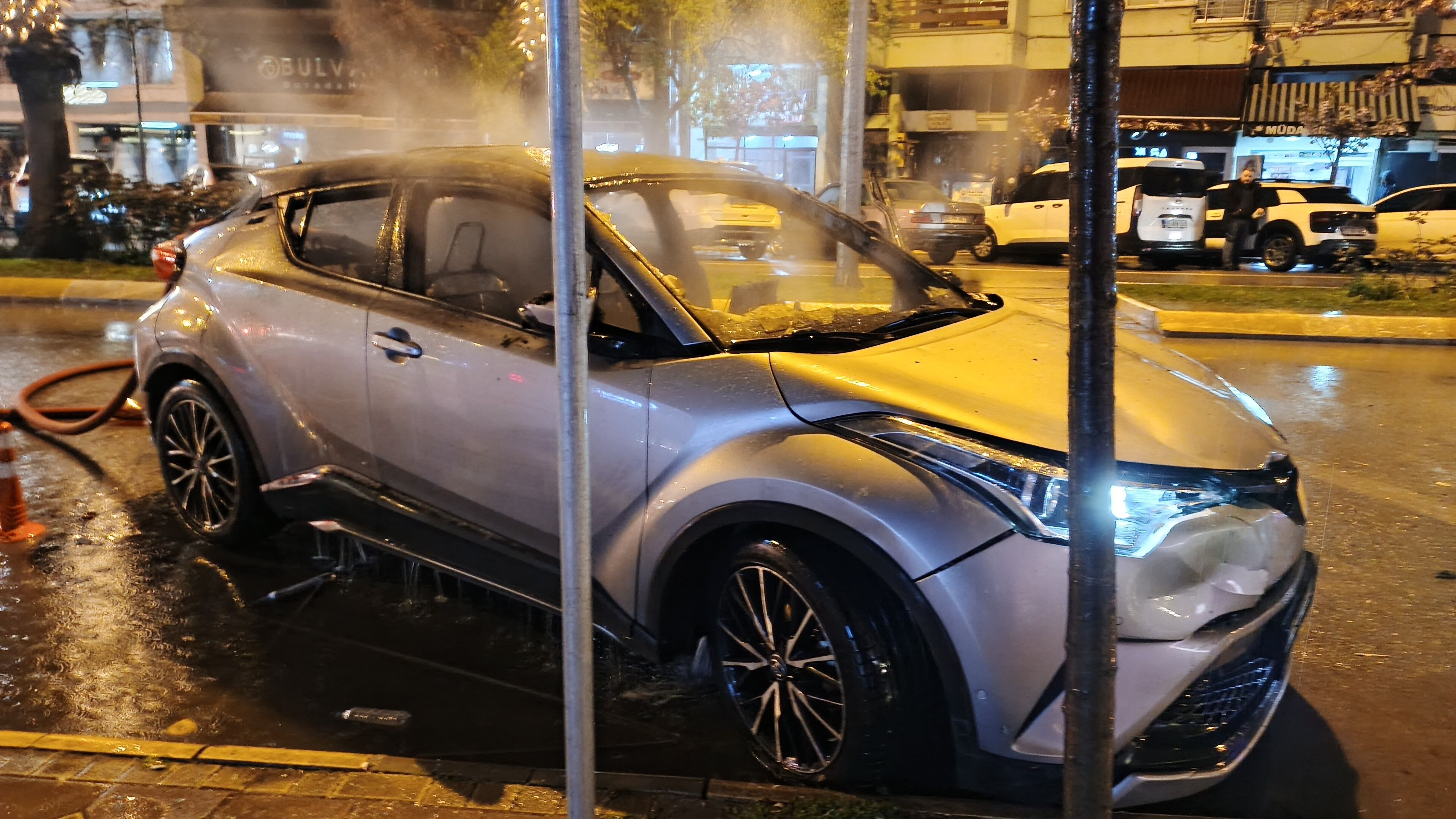 Bafra'da Babasıyla Tartıştı, Park Halindeki Aracı Yaktı (5)