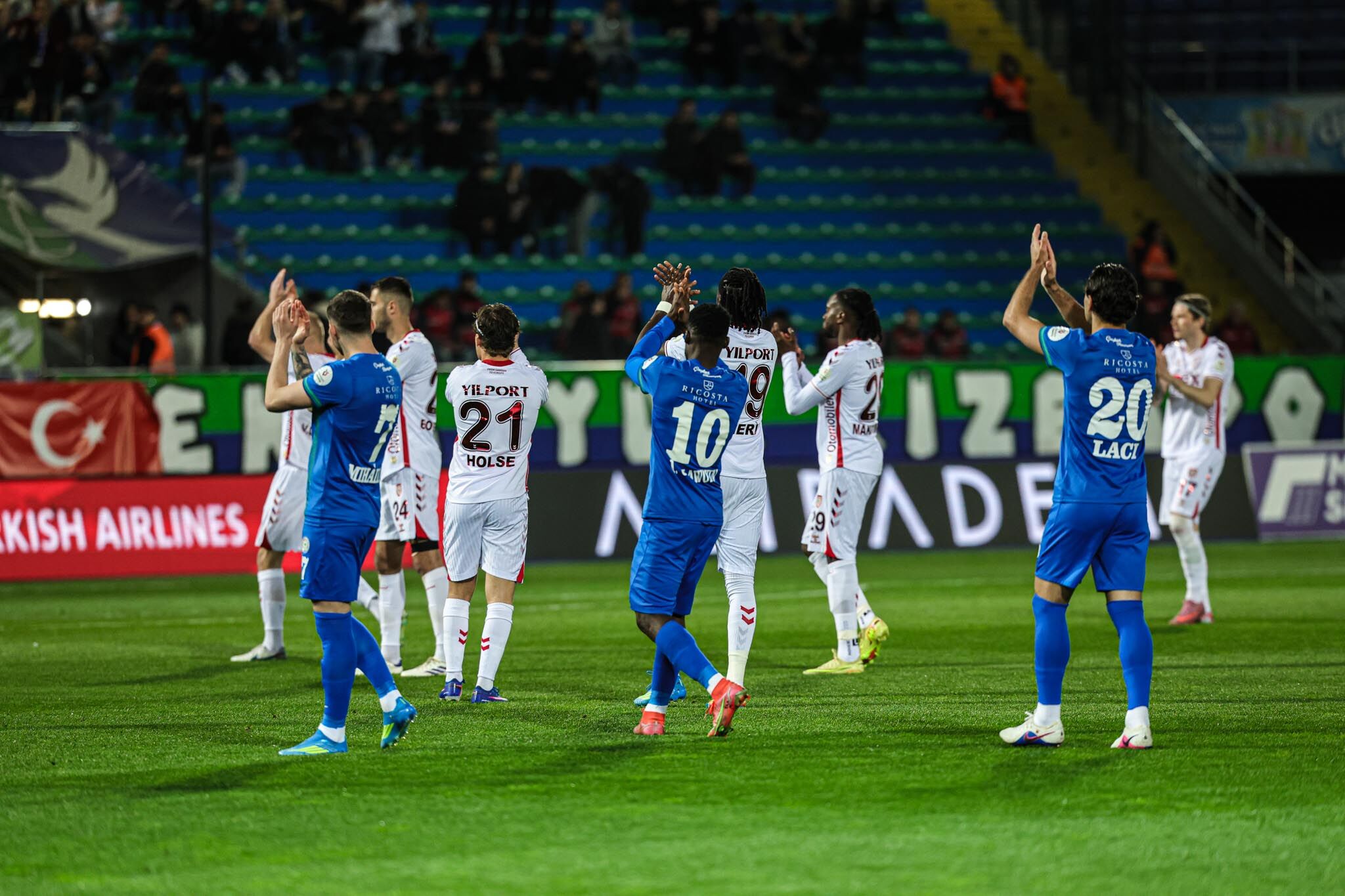 Çaykur Rizespor Sahasında Samsunspor'u 4 1 Mağlup Etti (3)