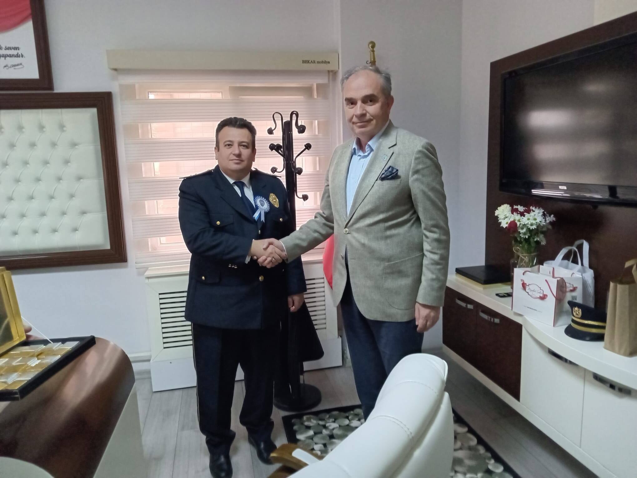 İyi̇ Parti Bafra İlçe Başkanlığı’ndan Polis Haftası Ziyareti (1)