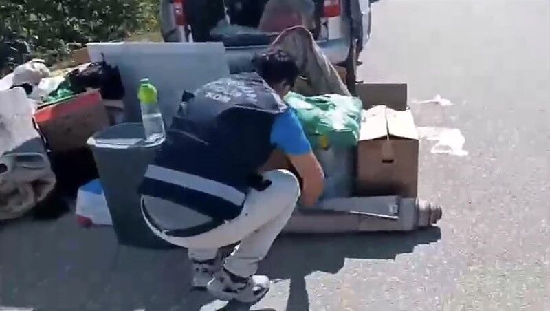 Koliden Ve Halıdan Silah Çıktı