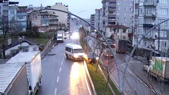 Kural Ihlalleri Kazalara Yol Açtı O Anlar Kameralara Yansıdı (1)