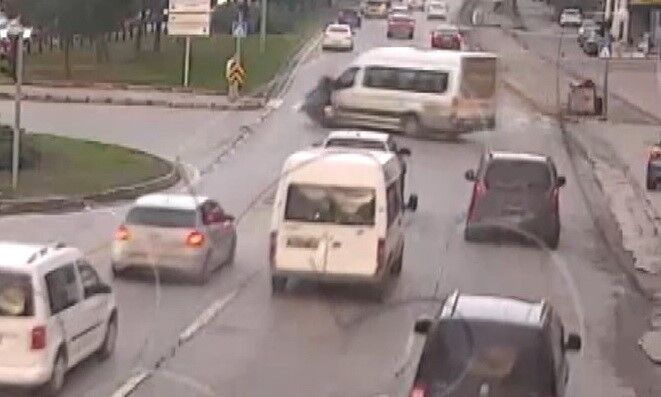 Kural Ihlalleri Kazalara Yol Açtı O Anlar Kameralara Yansıdı (3)