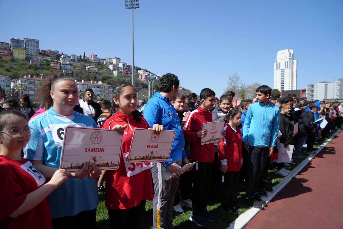 Özel Sporcular Atletizm Türkiye Birinciliği Yarışmaları Yapıldı (1)