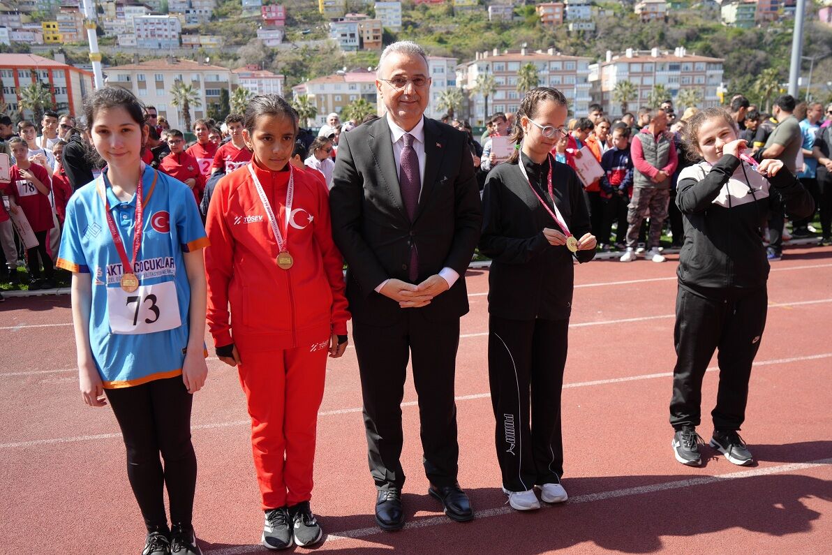 Özel Sporcular Atletizm Türkiye Birinciliği Yarışmaları Yapıldı (3)