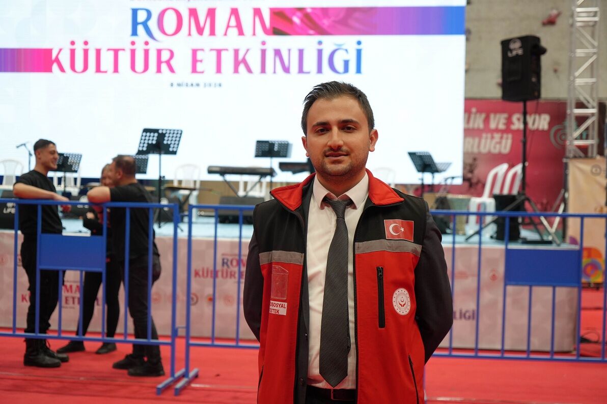 Romanlar, Attıkları Göbekle Düşman Çatlattı (1)