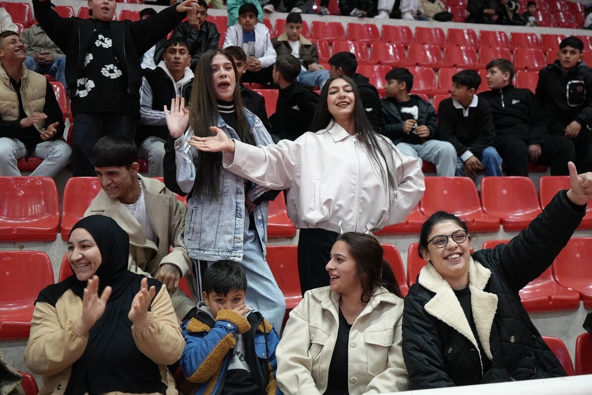 Romanlar, Attıkları Göbekle Düşman Çatlattı (2)