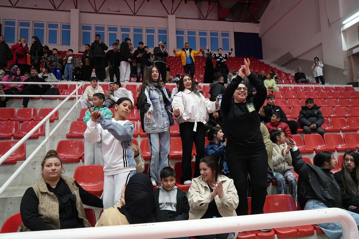 Romanlar, Attıkları Göbekle Düşman Çatlattı (5)