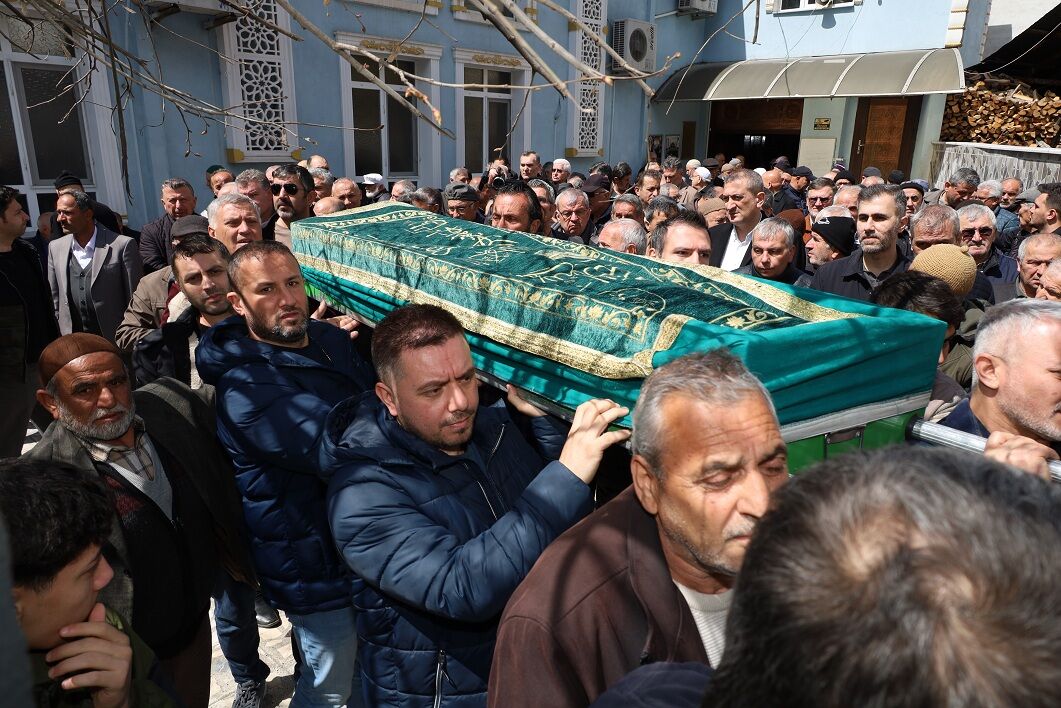 Samsun'da Iki Kardeş Yan Yana Toprağa Verildi1