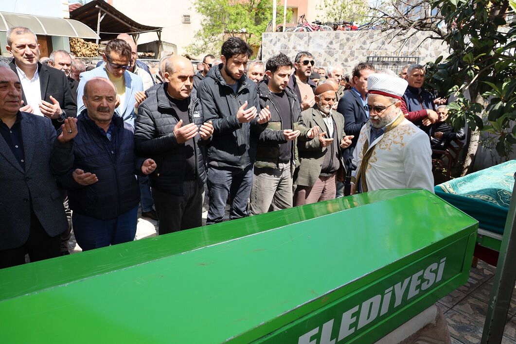Samsun'da Iki Kardeş Yan Yana Toprağa Verildi2