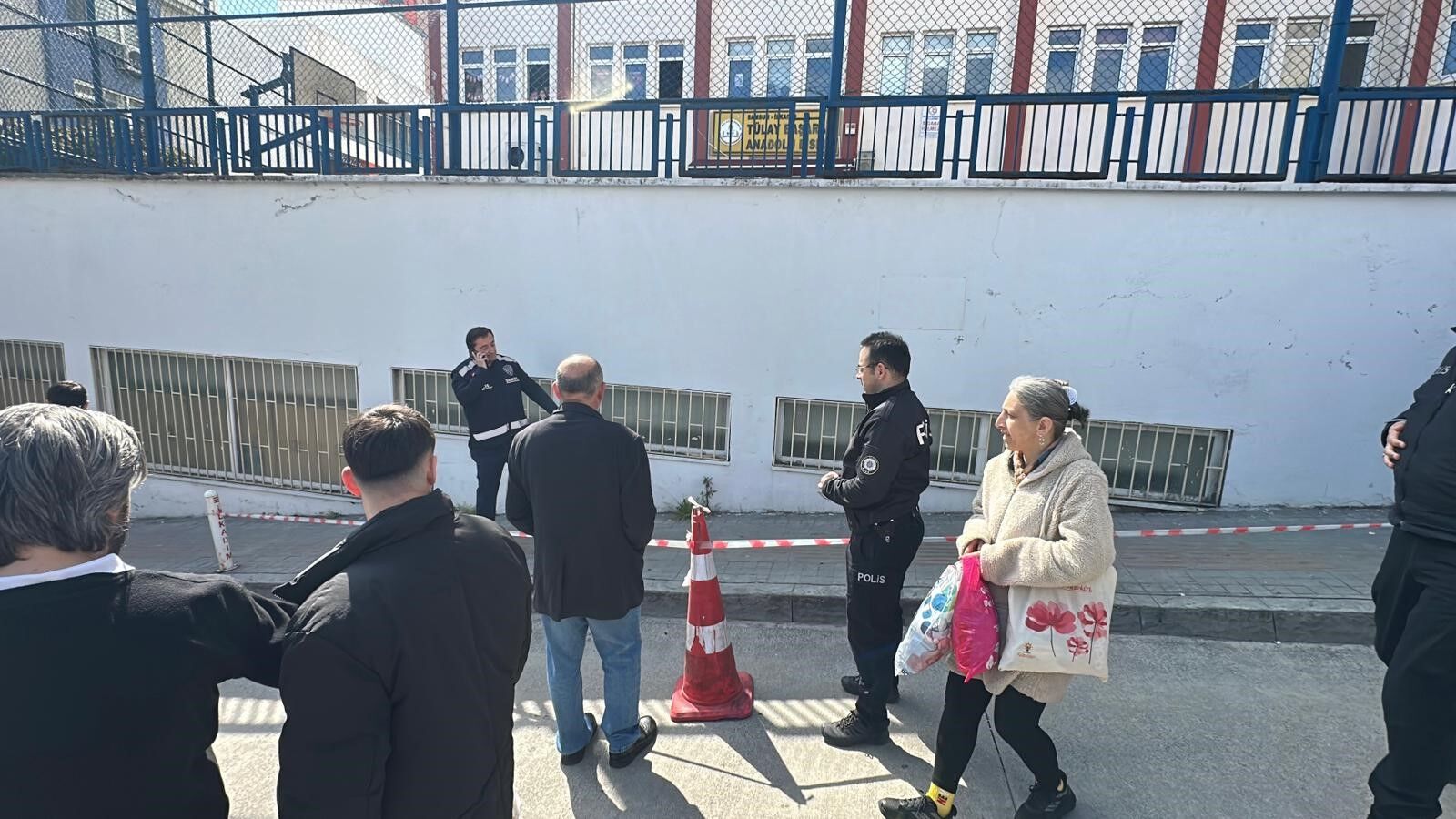 Samsun'da Okul Önünde Silahlı Saldırı 2 Yaralı (3)