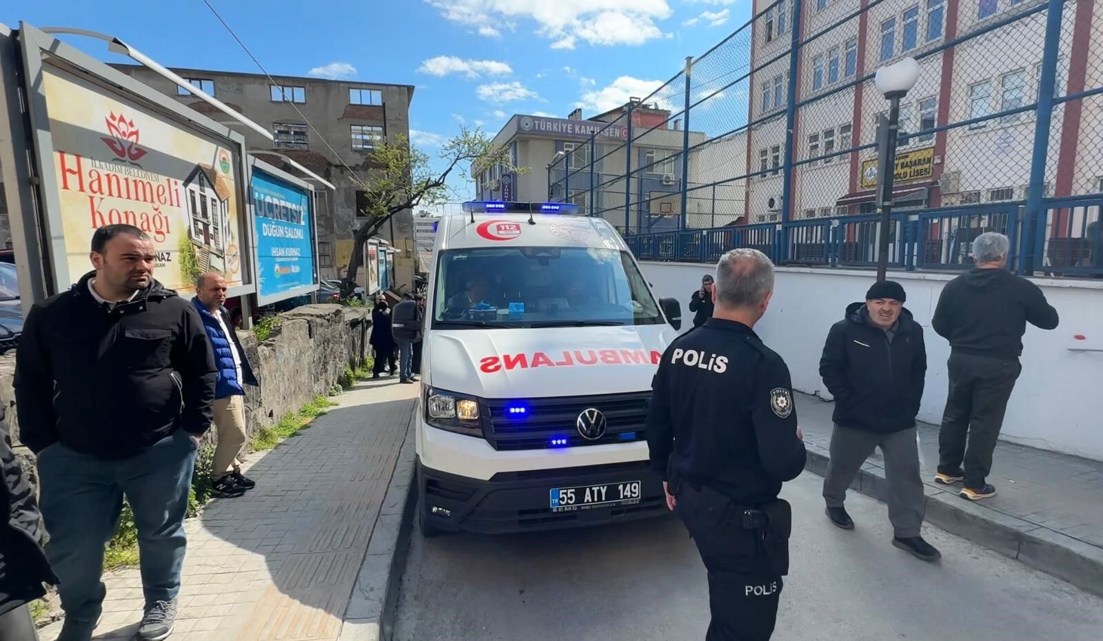 Samsun'da Okul Önünde Silahlı Saldırı 2 Yaralı (4)