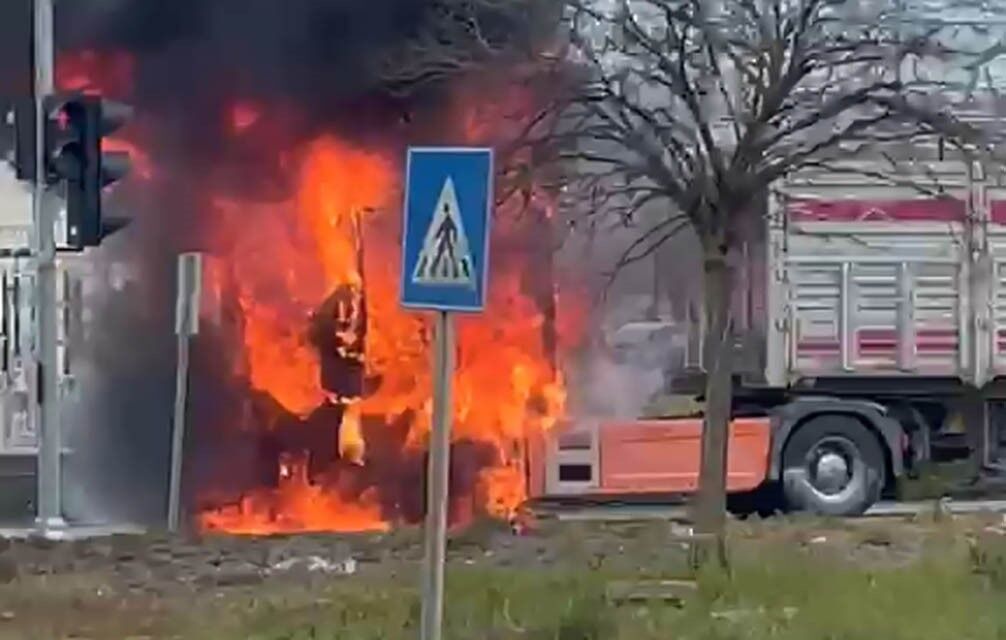 Samsun'da Seyir Halindeki Tırın Kupası Alevlere Teslim Oldu (1)