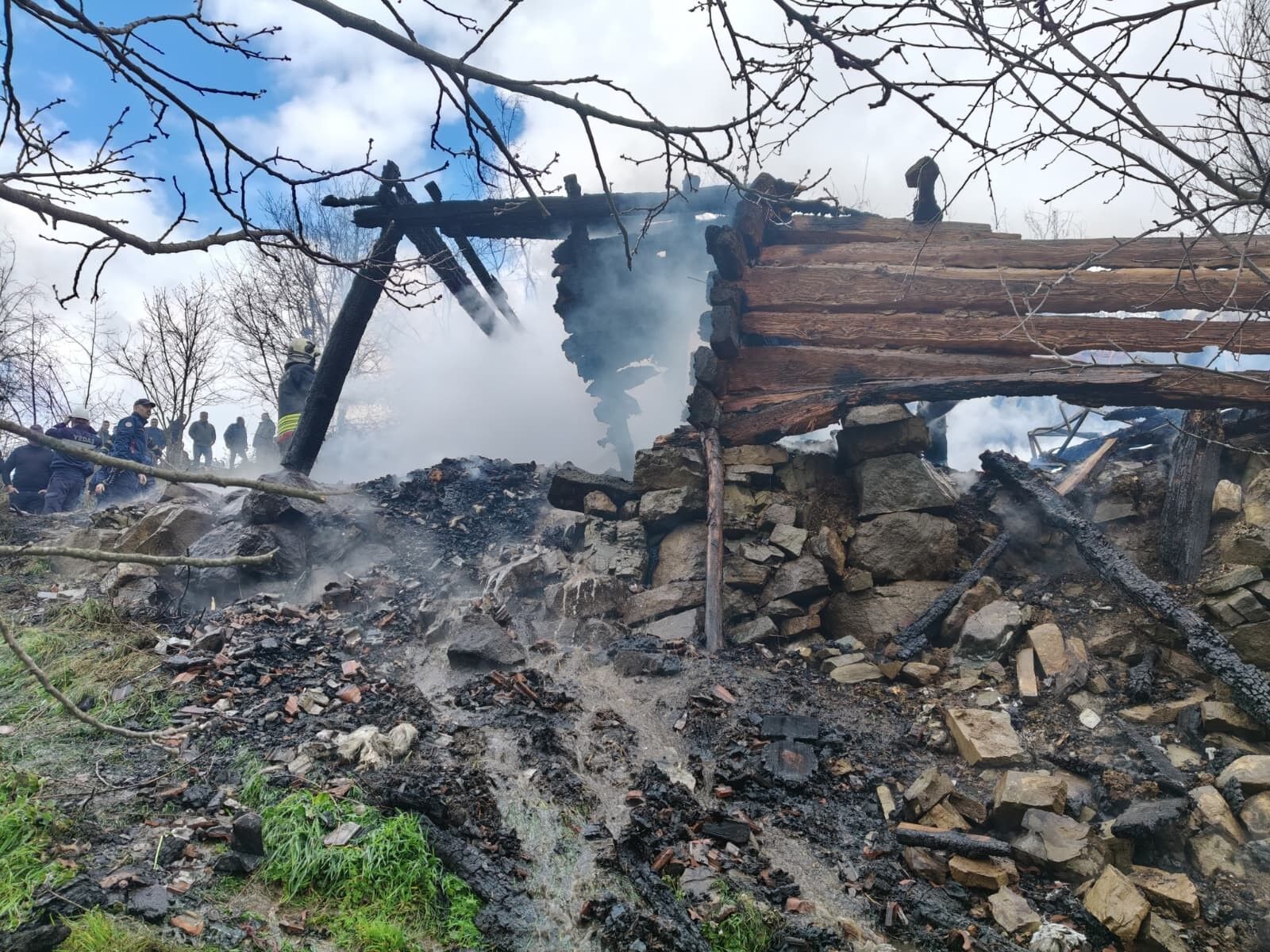 Yakakent'te Soba Evi Yaktı, Yaşlı Kadın Hayatını Kaybetti (6)