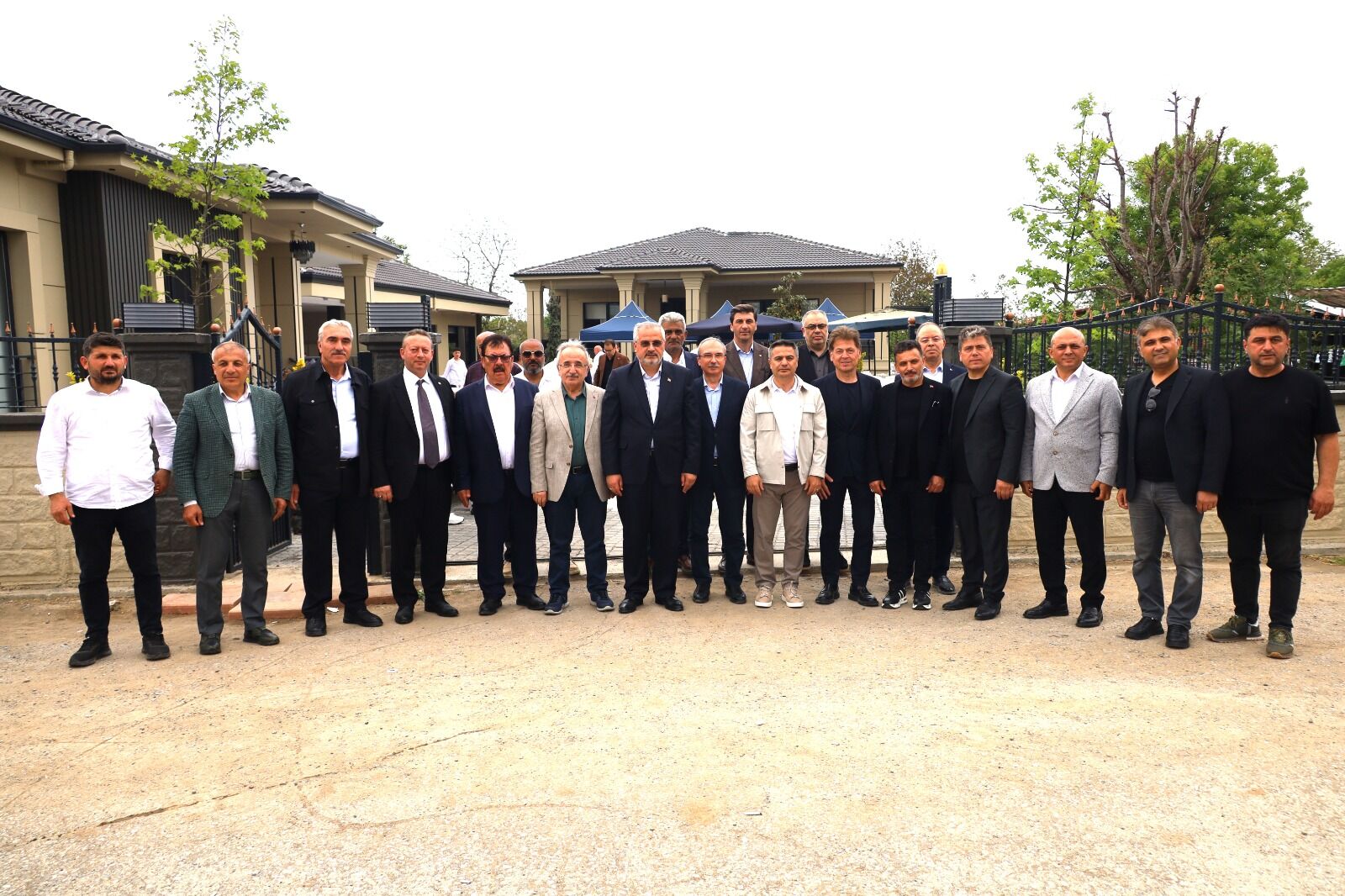 Aşcı Ailesi Karaburç Mahallesinde Tüm Ölmüşlerini Dualarla Andı (3)