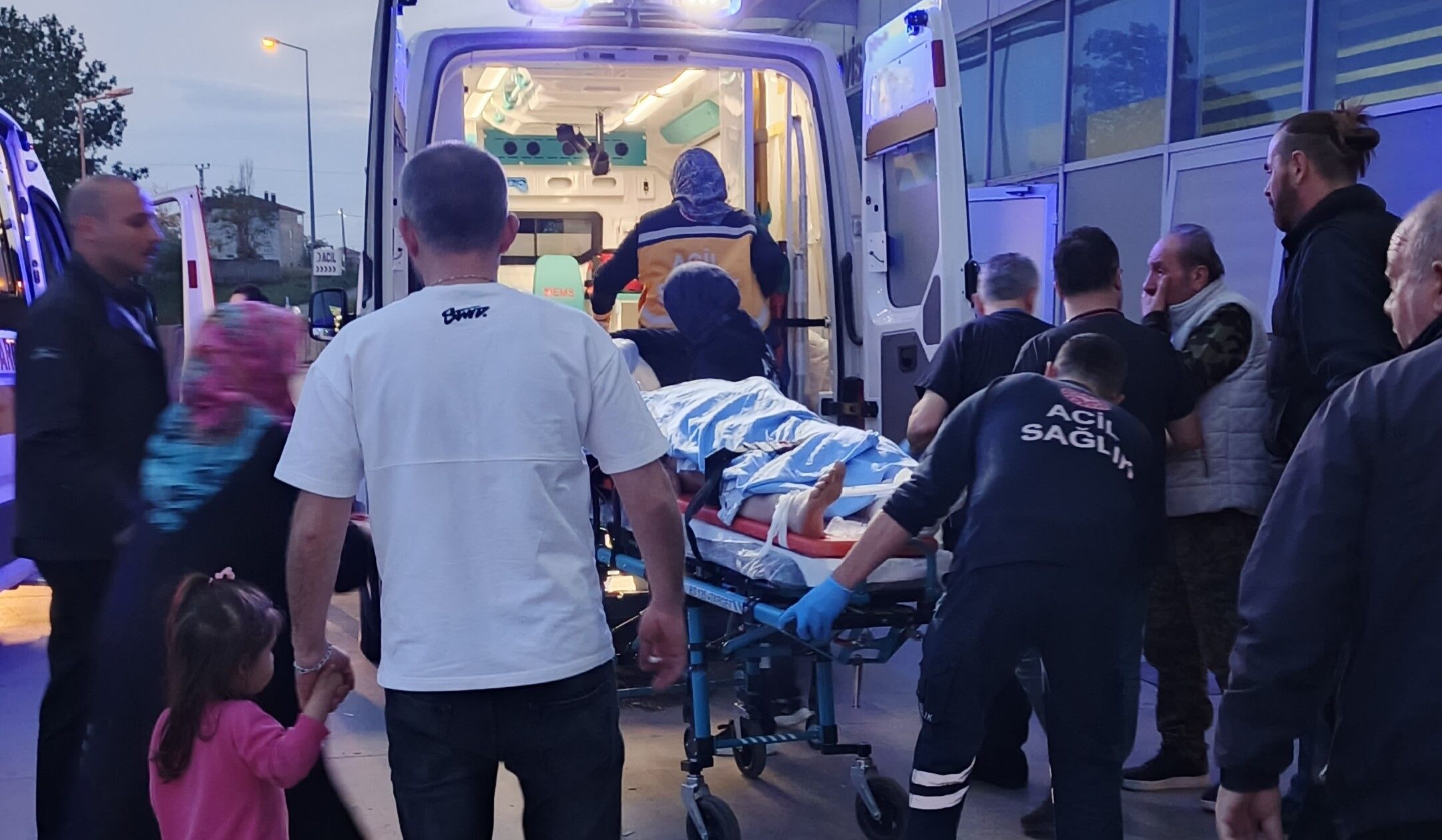 Bafra'da Hafif Ticari Aracın Çarptığı Kurye Ağır Yaralandı, Kaçan Sürücü Yakalandı (1)