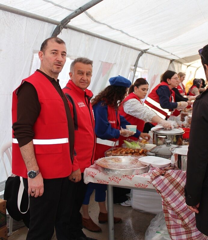 Bafra’dan Gazze’ye Destek “Hayır Çarşısı” Kermesi Açıldı (2)-1
