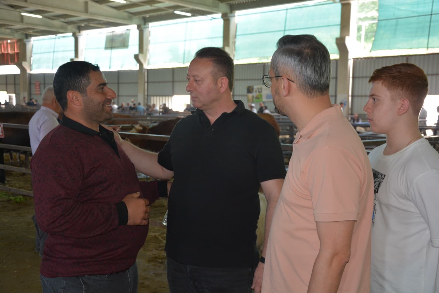 Başkan Kocabaş’tan Arife Gününde Canlı Hayvan Pazarı Ziyareti (4)